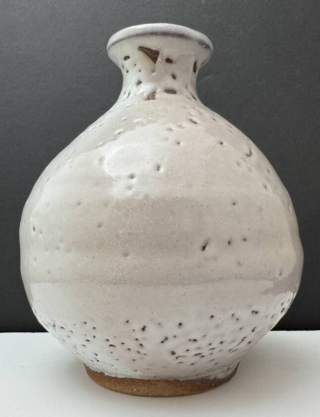 萩焼で人気陶芸家の新庄貞嗣氏の萩花入です。未使用品です 萩焼で人気