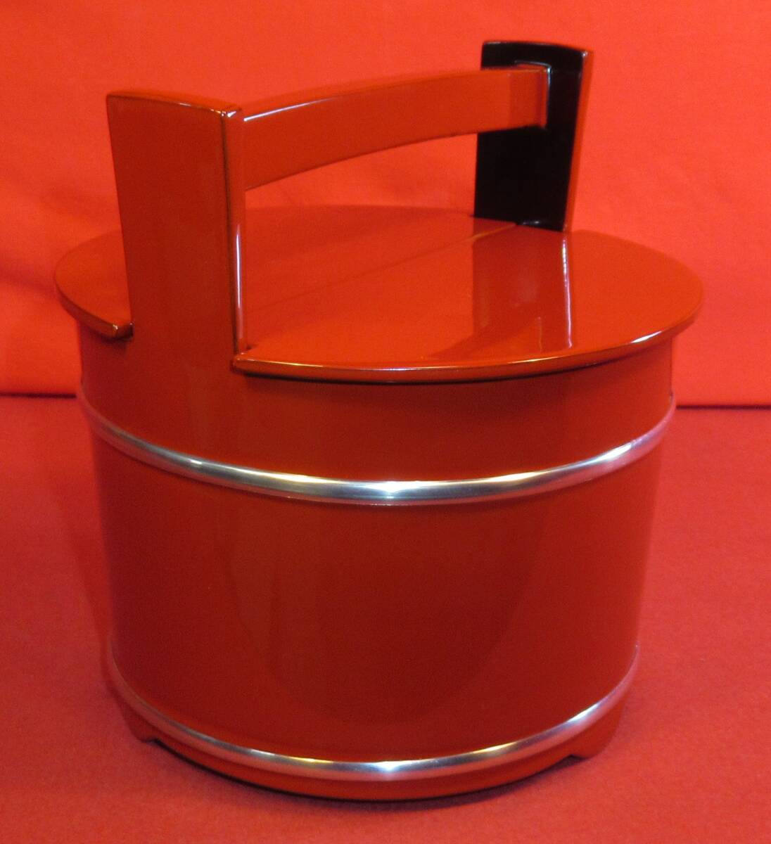 朱漆塗手桶水指（高さ22，8㎝）木製 茶道具 共箱 美品』