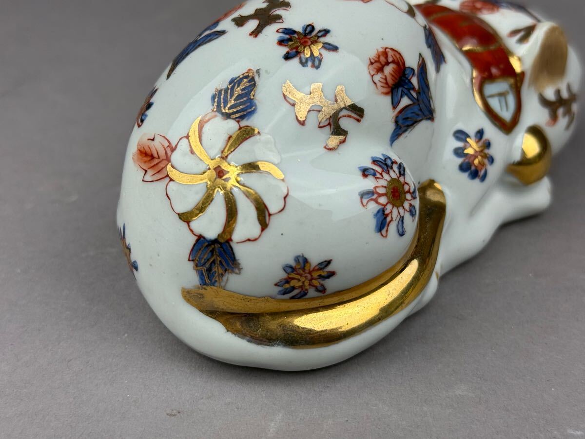 古伊万里 染錦 眠り猫 金彩色絵 猫 置物 招き猫 縁起物 24cm 眠り猫