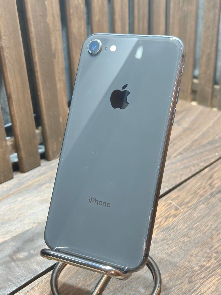 SIMロック解除済み iPhone8 64GB 端末のみ