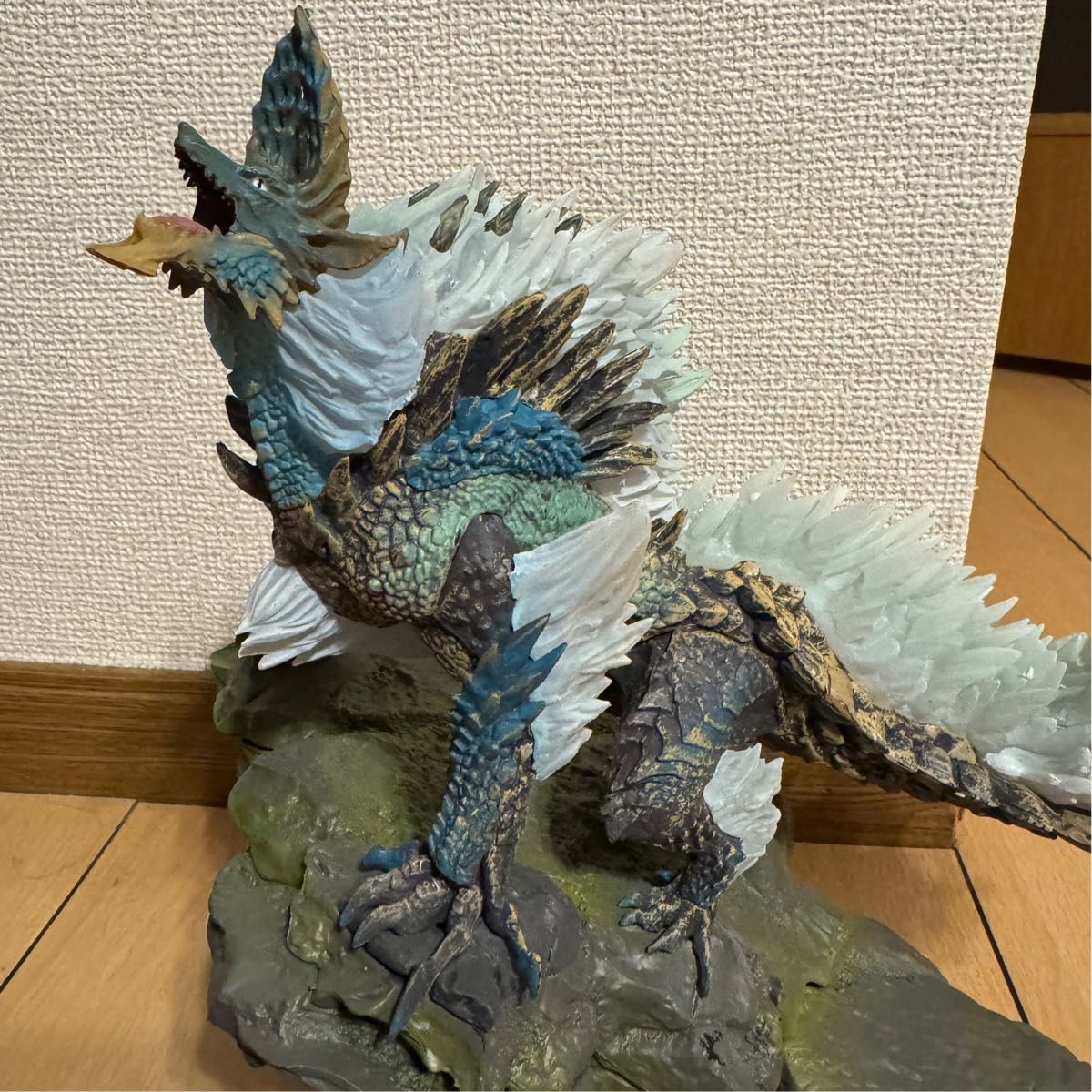 モンスターハンター ジンオウガ フィギュア LED付き