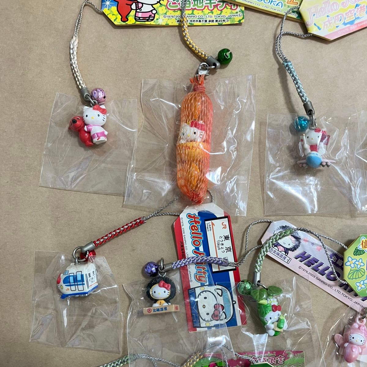 ご当地キティ ファスナーマスコット ハローキティ根付ストラップ50個
