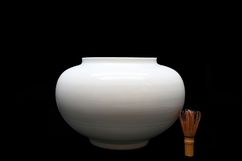 中村清六 】白磁の伝統 高麗庵 清六窯 中村清六作 白磁 壷。