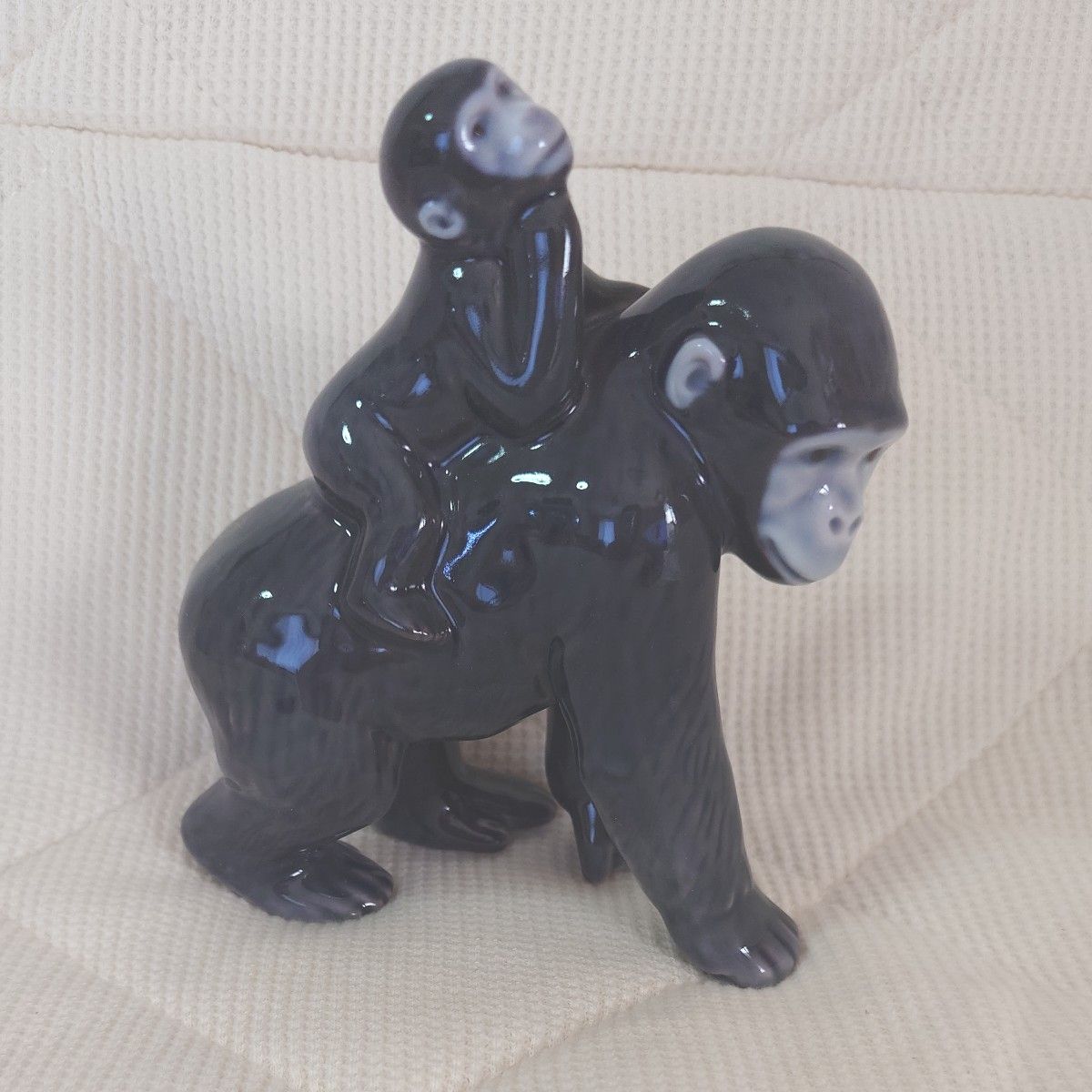 新品✨ ロイヤルコペンハーゲン フィギュリン ゴリラの親子 2023