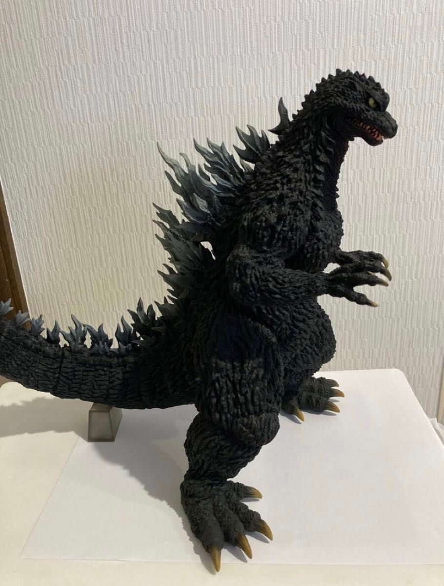 東宝30cmシリーズ 酒井ゆうじ造形コレクション ゴジラ2002 嵐の中の