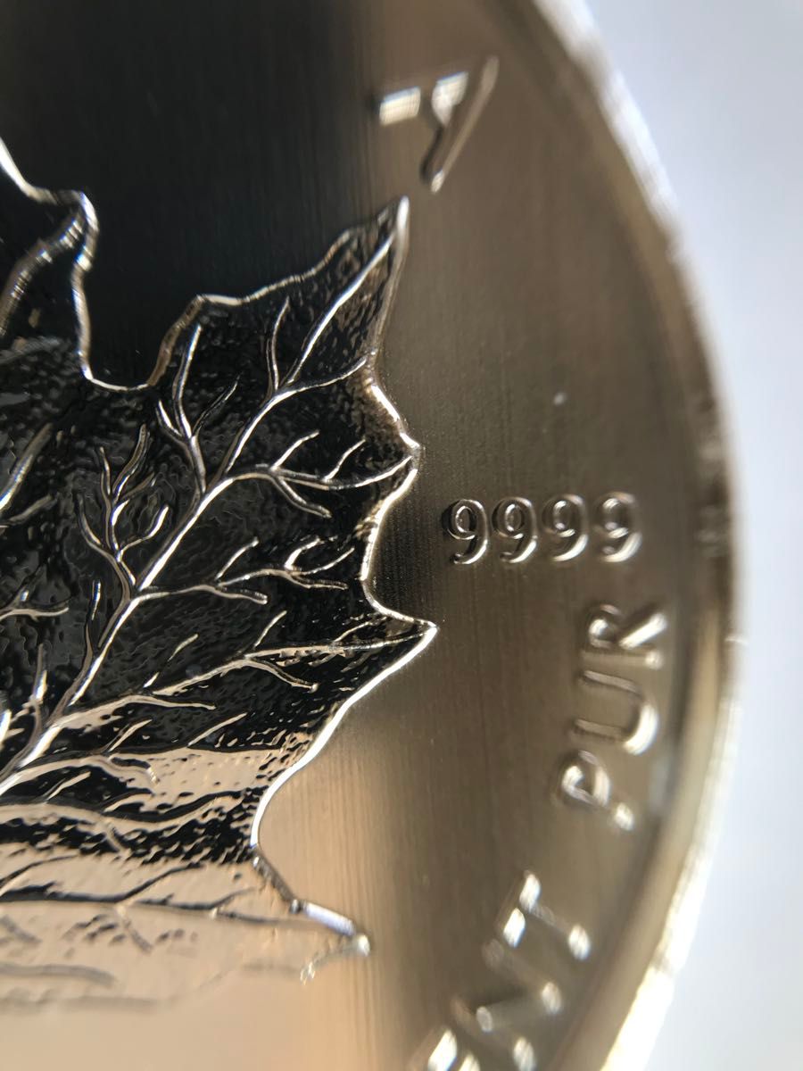 カナダ 9999純銀 1オンスコイン 5ドル 2011年 メープルリーフ カナダ