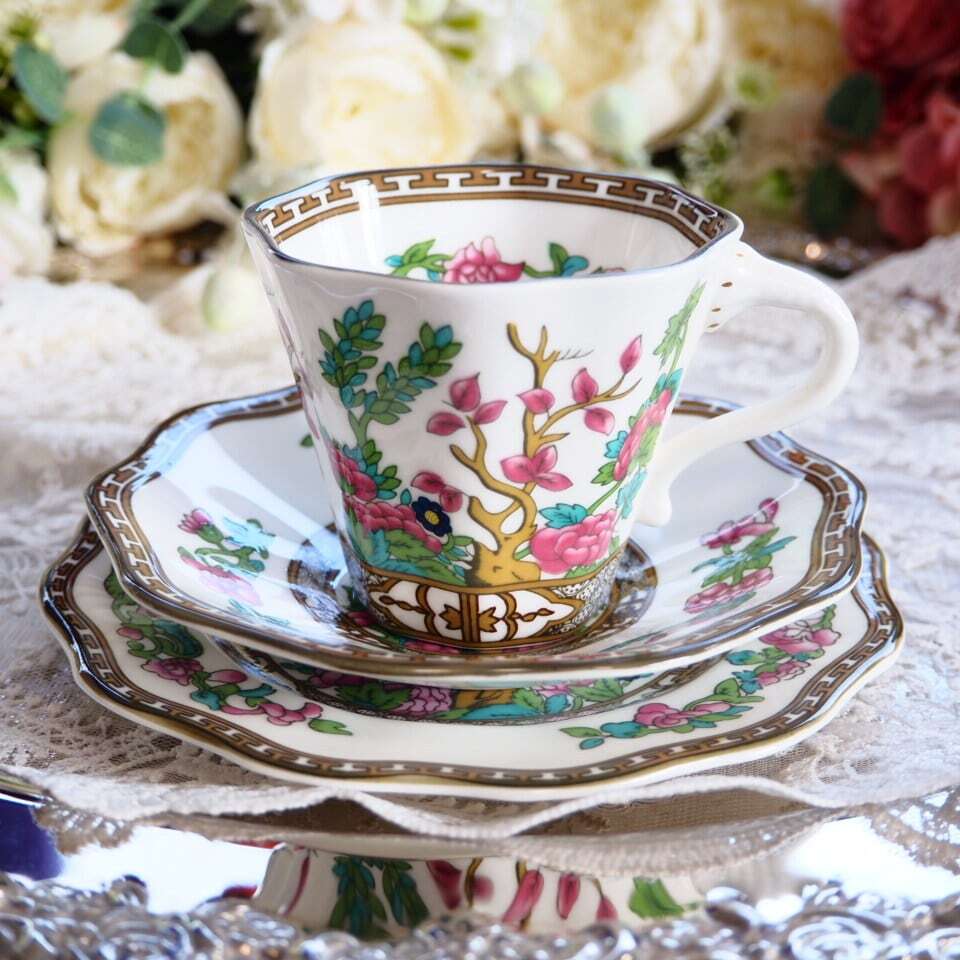 優雅なトリオセット カップ＆ソーサー イギリスアンティーク F