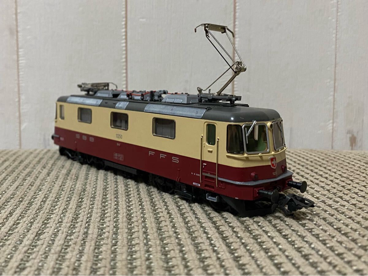 メルクリン交流3線式デルタ SBB Re4/4 Ⅱ TEEカラー 品番34344