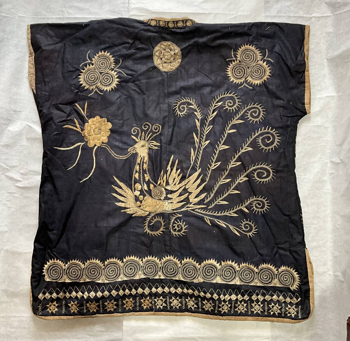 中国少数民族衣装 刺繍 古布 アンティーク