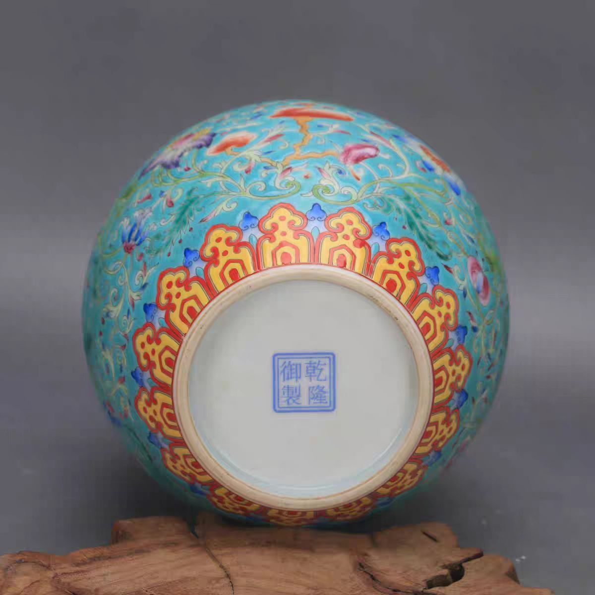 永し 清時代 大清乾隆年製 粉彩青花花蝶紋象