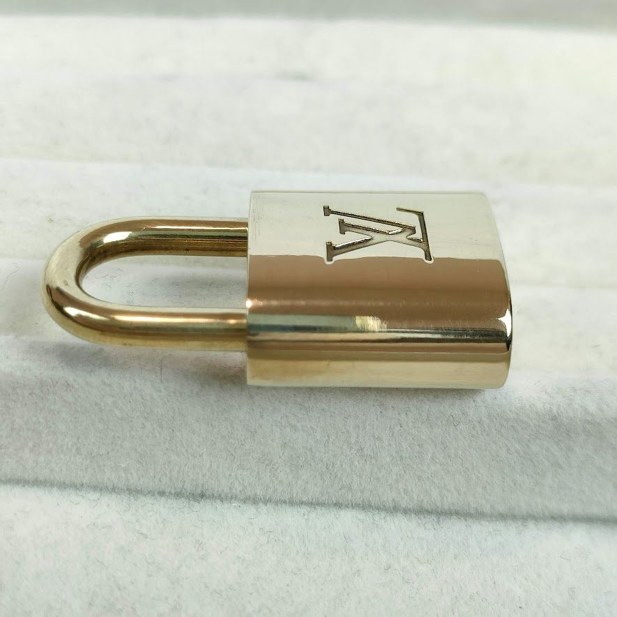 LOUIS VUITTON ルイヴィトン パドロック 南京錠 カデナ 鍵 ゴールド No