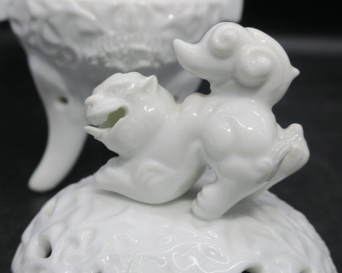 平戸焼の巨匠／中里 茂右衛門 作／白磁透かし彫り香炉】