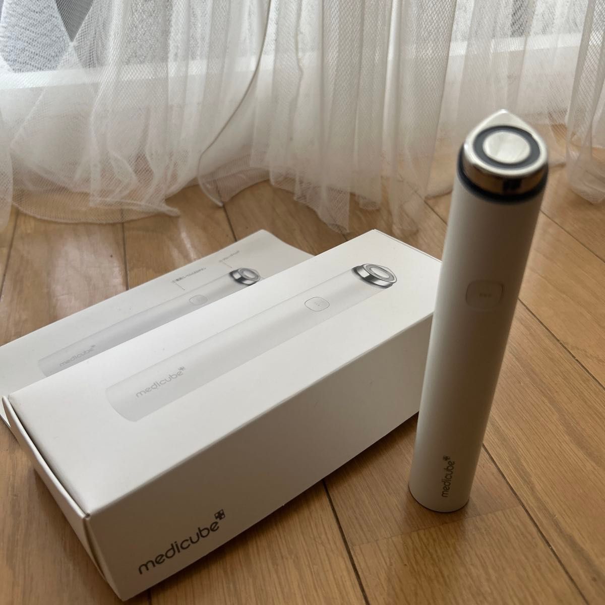 メディキューブ プースタプロ ミニ 美顔器 ホワイト 白 持ち歩きに便利