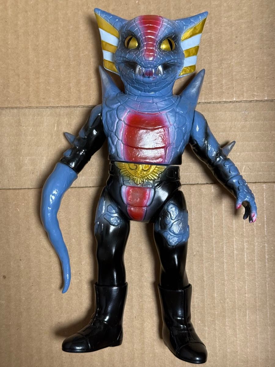 メディコムトイ 東映レトロソフビコレクション ガラガランダ 蓄光