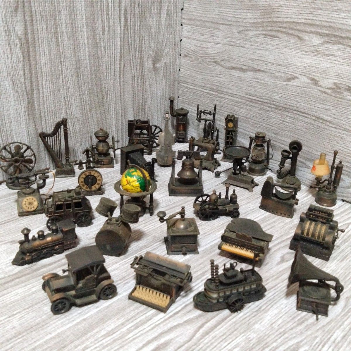 アンティーク ミニチュア 鉛筆削り 金属製 30点セット