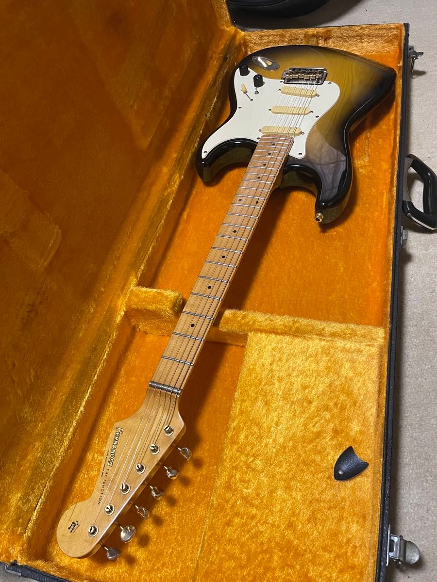 FERNANDES THE FUNCTION ストラトゴールドパーツ仕様アーム付 金ロゴ