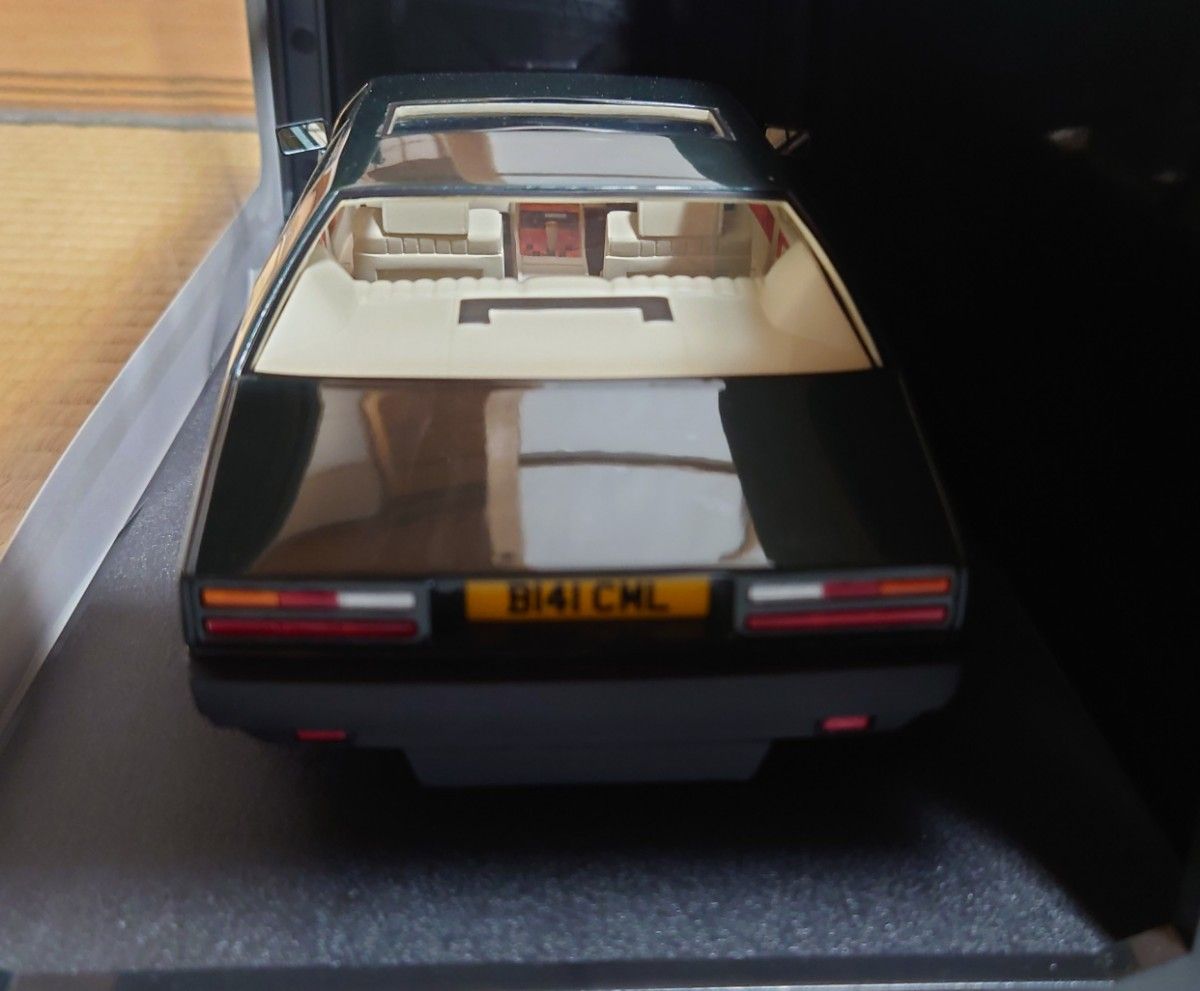 ②CULT 1/18 アストンマーティン・ラゴンダ 1985 グリーンメタリック