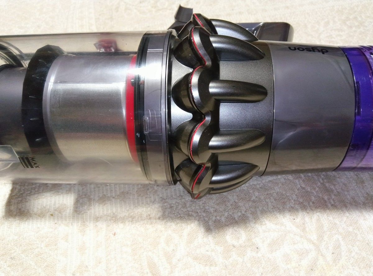 ダイソン v11 fluffy SV14FF 【ジャンク品】【美品】 ダイソン Dyson
