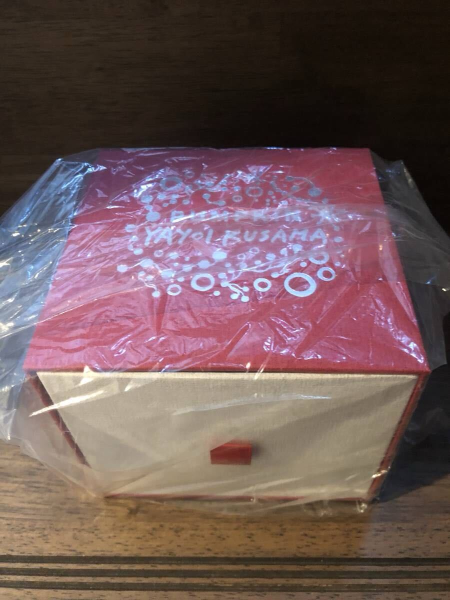 草間彌生】オブジェ 箱付き 新品 赤 真作 / 草間弥生 ペーパーウエイト