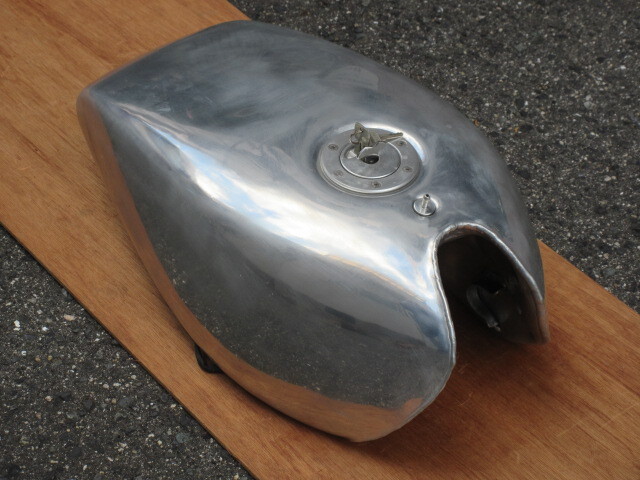 ゼファー750？1100？タンクのみ