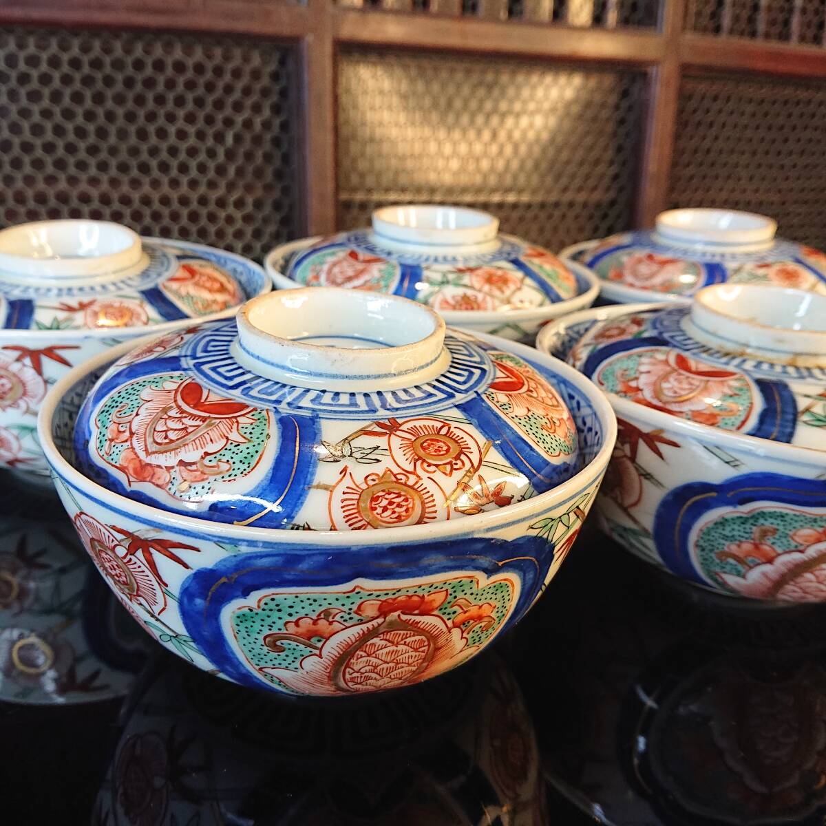 江戸中期 赤絵金彩 染錦 7寸中鉢 富貴長春 花窓 獅子図 江戸