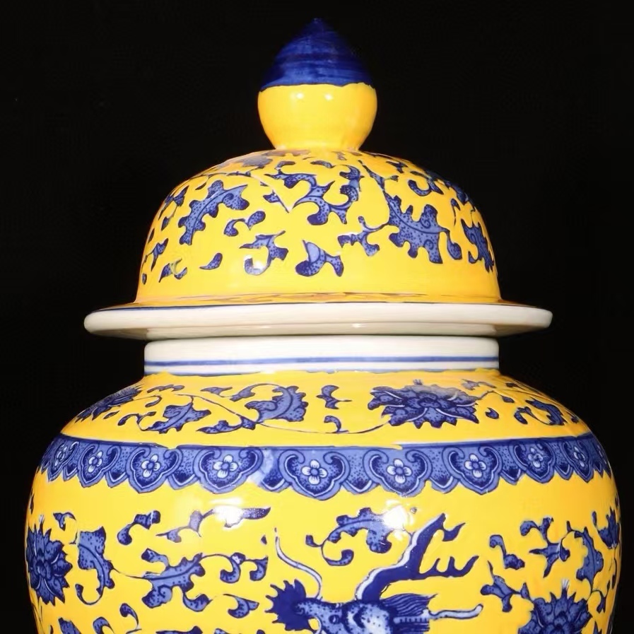 清朝 乾隆年製 エナメル 花瓶 工芸品 磁器 置物 アンティーク