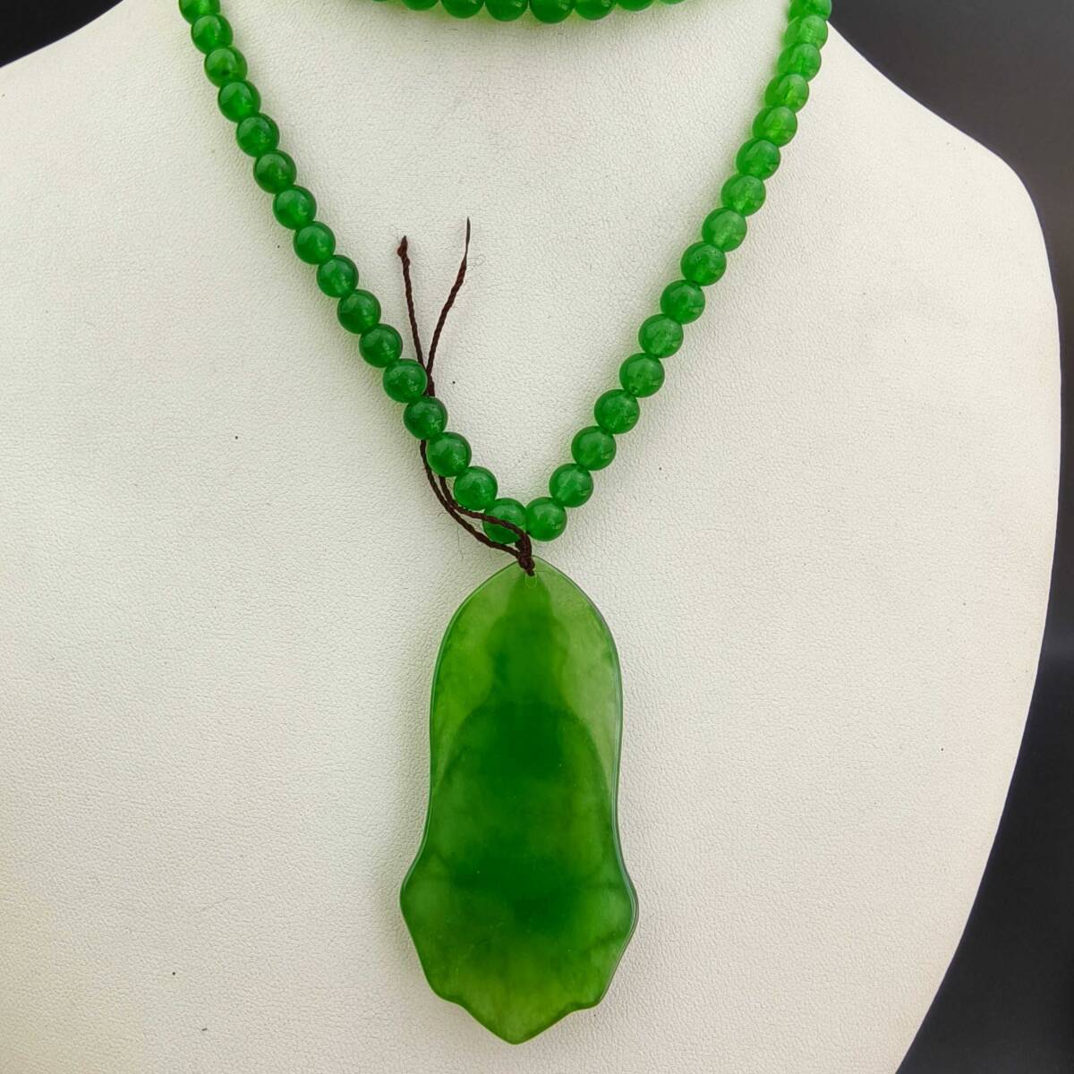 旧家供養品 翡翠細密彫 高氷 氷種 帝王綠 觀音菩薩玉牌