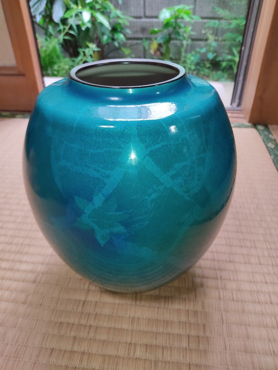 青緑色スポット模様の陶器花瓶 青緑色スポット模様の陶器花瓶 青色