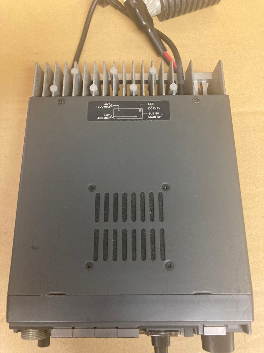 icom IC-2500 トランシーバー ジャンク外部破損箇所あり icom IC