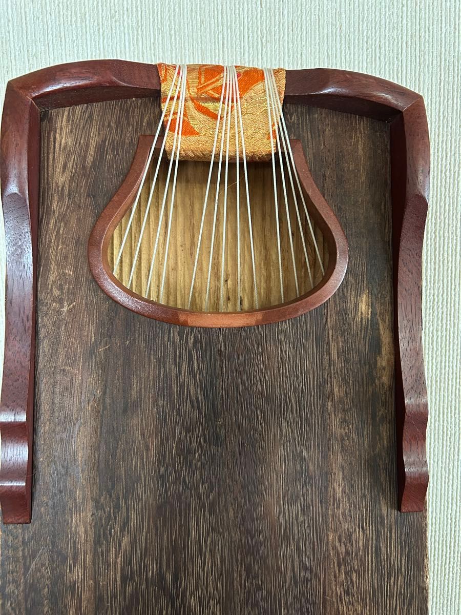 送料無料 木製筝 13本弦 和柄カバー付き 木製筝 13本弦 和柄カバー付き