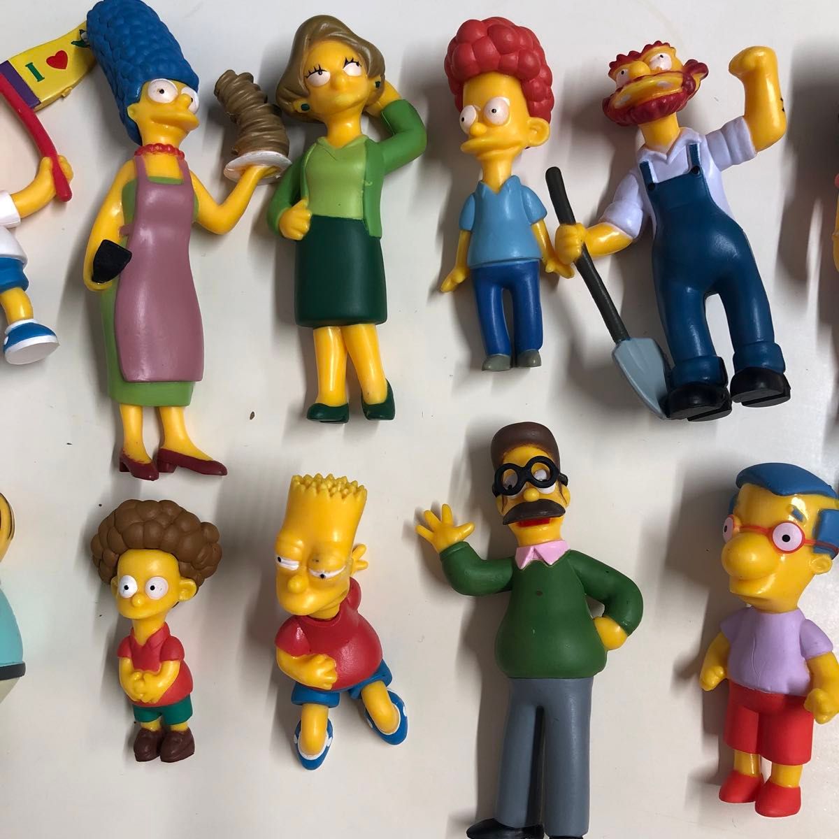 ザ・シンプソンズ フィギュアセット Amazon.co.jp: シンプソンズ 12.7