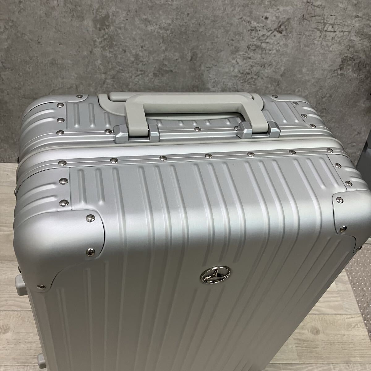 Mercedes Benz アルミスーツケース 32L 4輪 TSAロック搭載 Mercedes