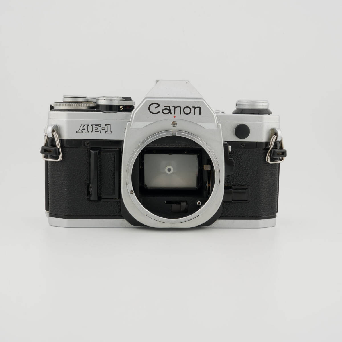 良品 キヤノン Canon AE-1 (シルバー) フィルムカメラ + NEW FD 50mm