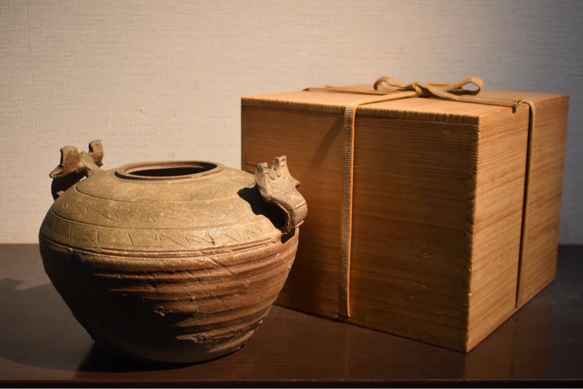 旧家蔵出 中国美術 灰釉刻花鳥文双耳壺 収蔵品詳細 双