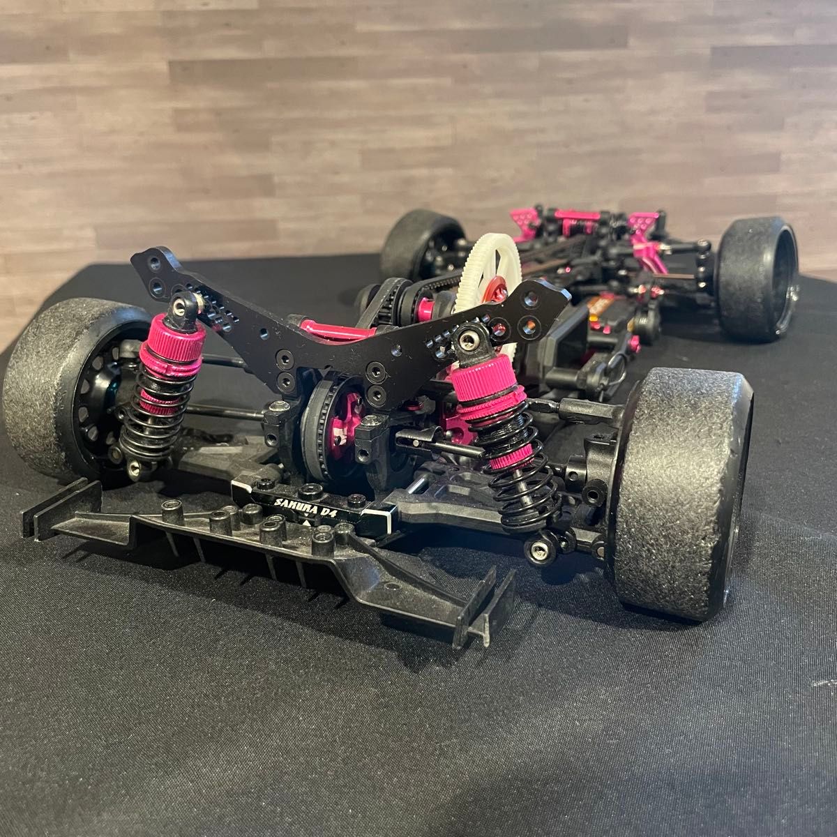 サクラ sakura d4 シャーシ、サーボ付1/10 rc ラジドリ サクラ sakura