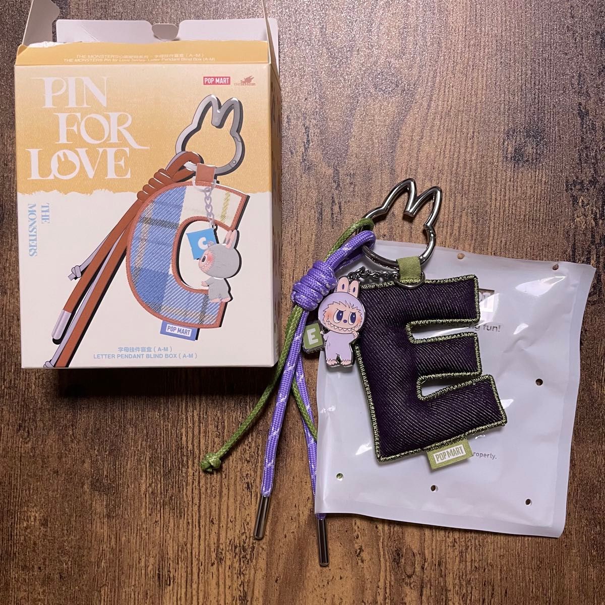 直営店限定 ラブブ PIN FOR LOVE イニシャル アルファベット ラブブ