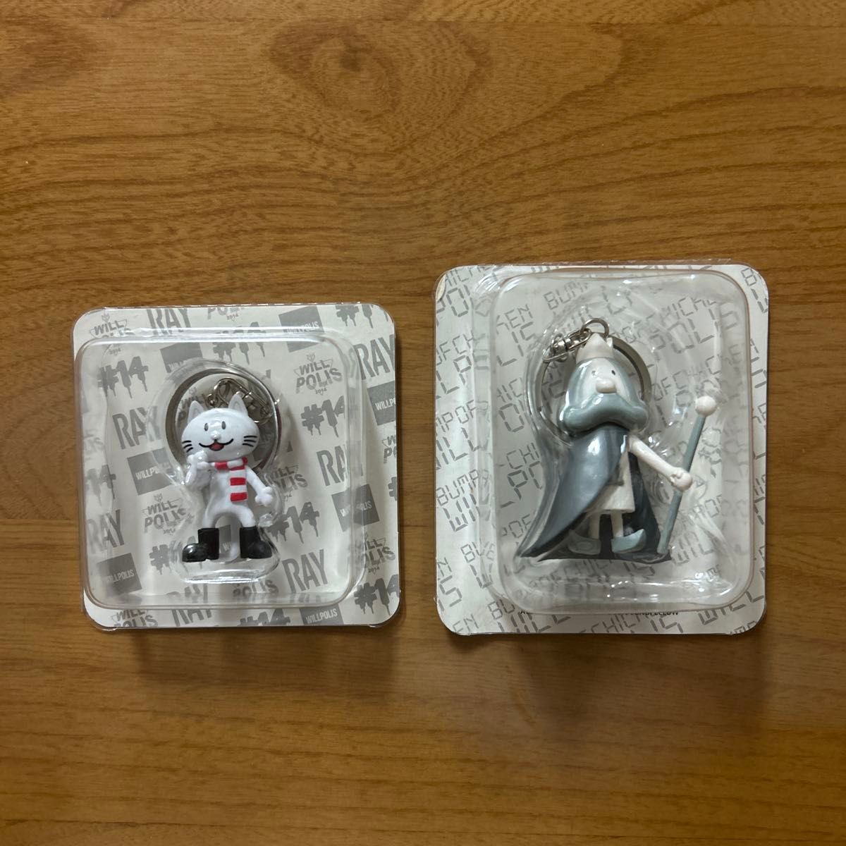 Amazon.co.jp: BUMP OF CHICKEN ニコル ロゴ ミニキーホルダー 2点