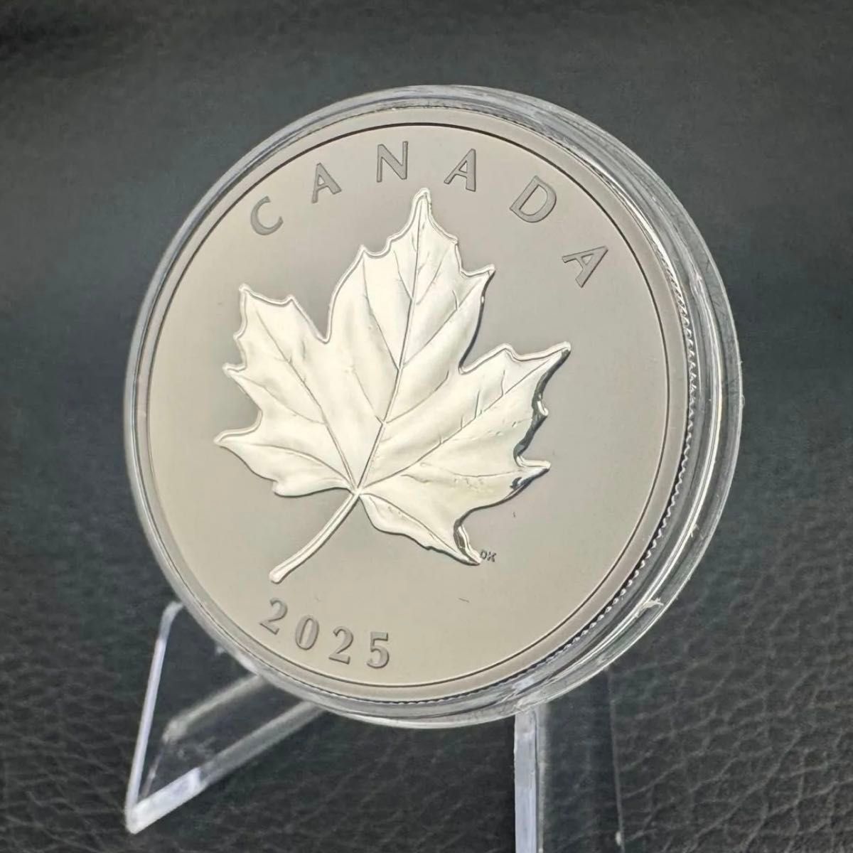 ☆2025年▫カナダ20ドル銀貨メイプルリーフ٠ブラックロジウムメッキ艶