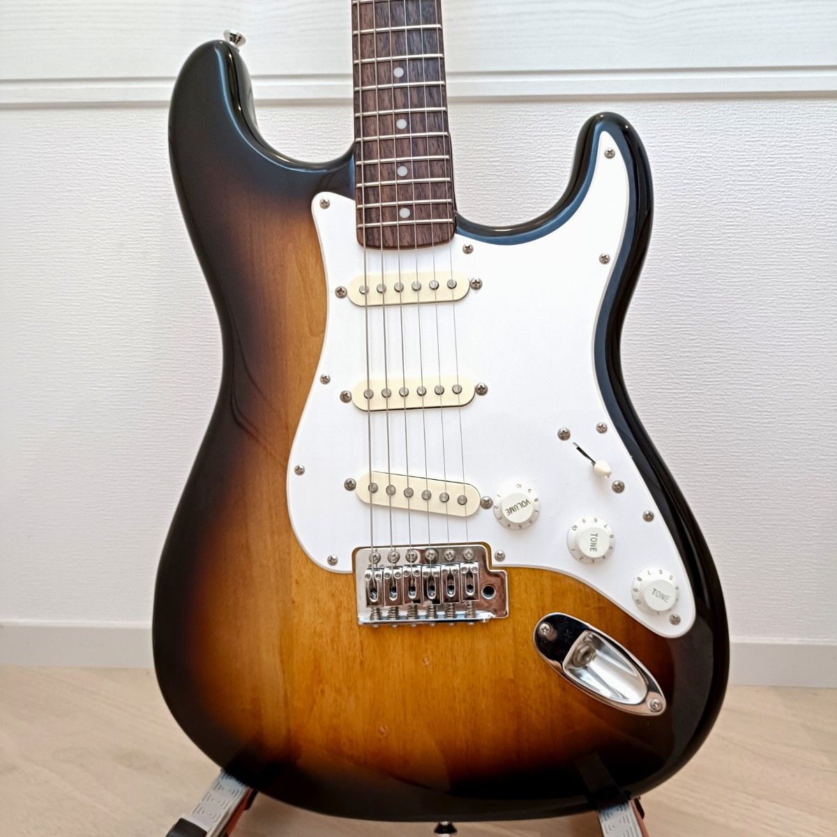 Squier ストラトキャスター サンバースト メンテ済｜Squier ストラト