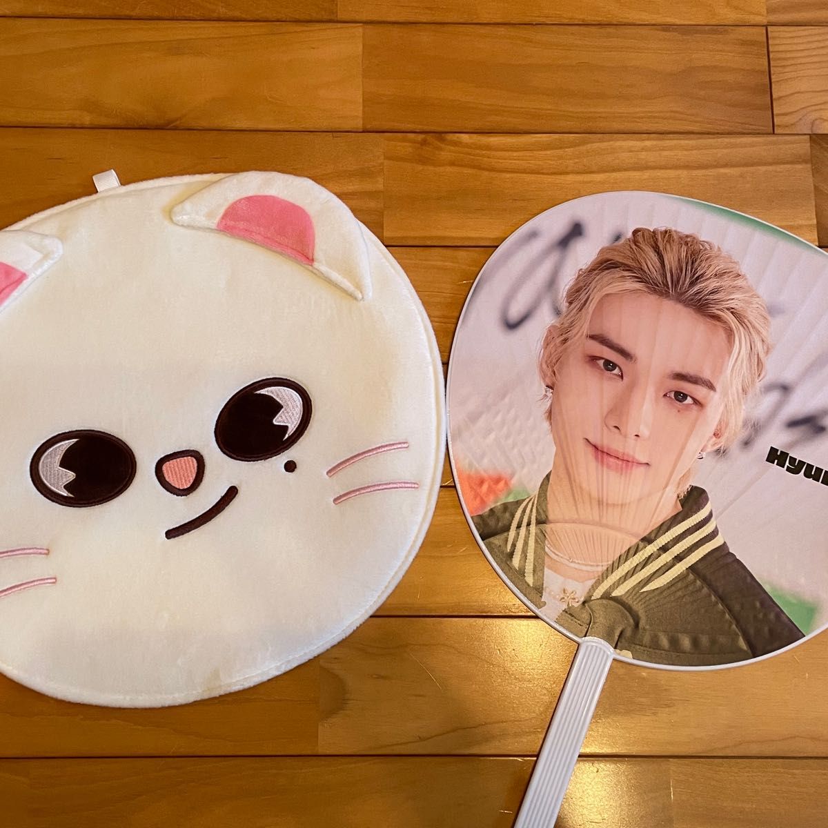 ジニレット うちわカバー ソウルコン ヒョンジン skzoo スキズ Stray