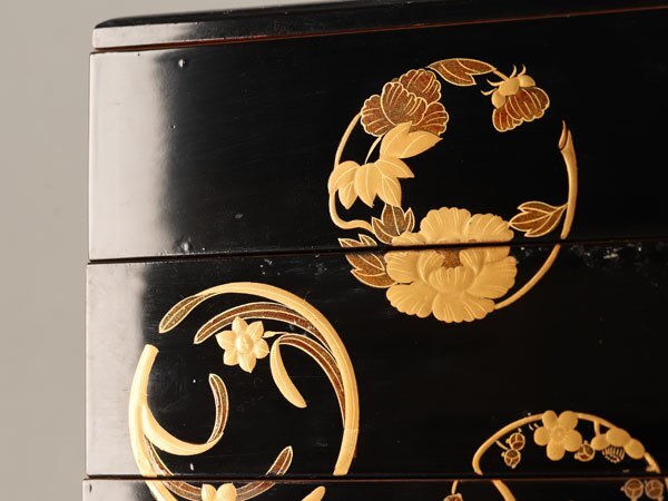 蒔絵 人物文 黒漆 五段重箱 平安風図絵 金蒔絵 漆芸 木製 箱付 蒔絵