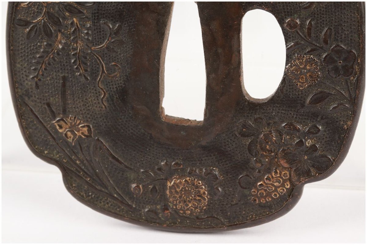 刀装具】江戸時代 古鉄製 金銀象嵌 縁頭の縁 (検索・日本刀 目貫