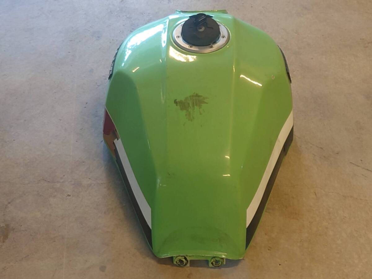 Kawasaki ZRX400 ガソリンタンク 錆なし Kawasaki ZRX400 ガソリン