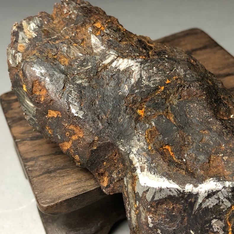 アルタイ隕石 重さ232g 鉄隕石 原皮付き 隕石 原石 木台付き-日本公式