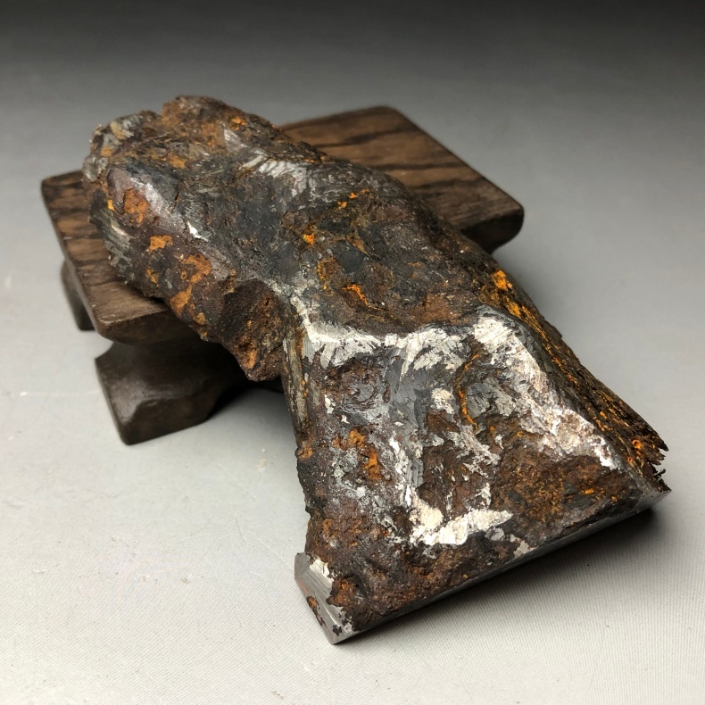 アルタイ隕石 重さ232g 鉄隕石 原皮付き 隕石 原石 木台付き-日本公式