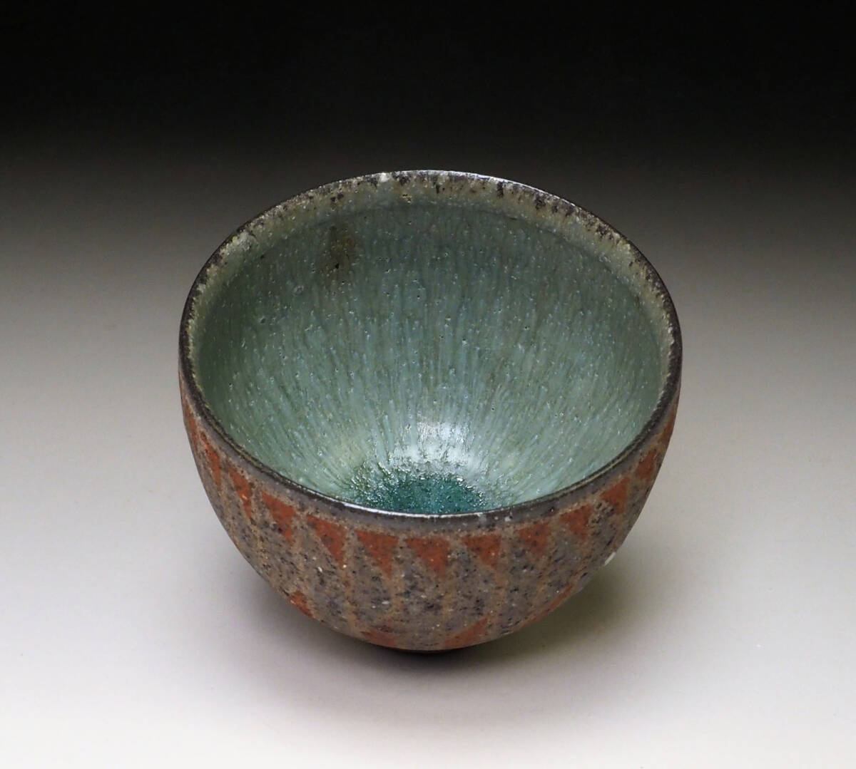 Yahoo!オークション - 井口大輔秀逸作 銹陶銀彩ぐい呑 共箱 保証 井口