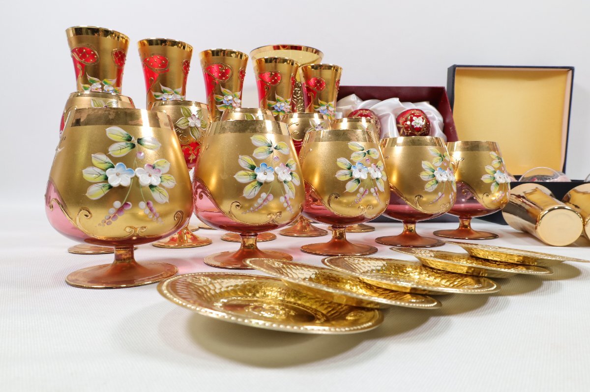 ベネチアングラス 3色 金彩装飾 花文 手描き装飾 ワイングラス Q2242