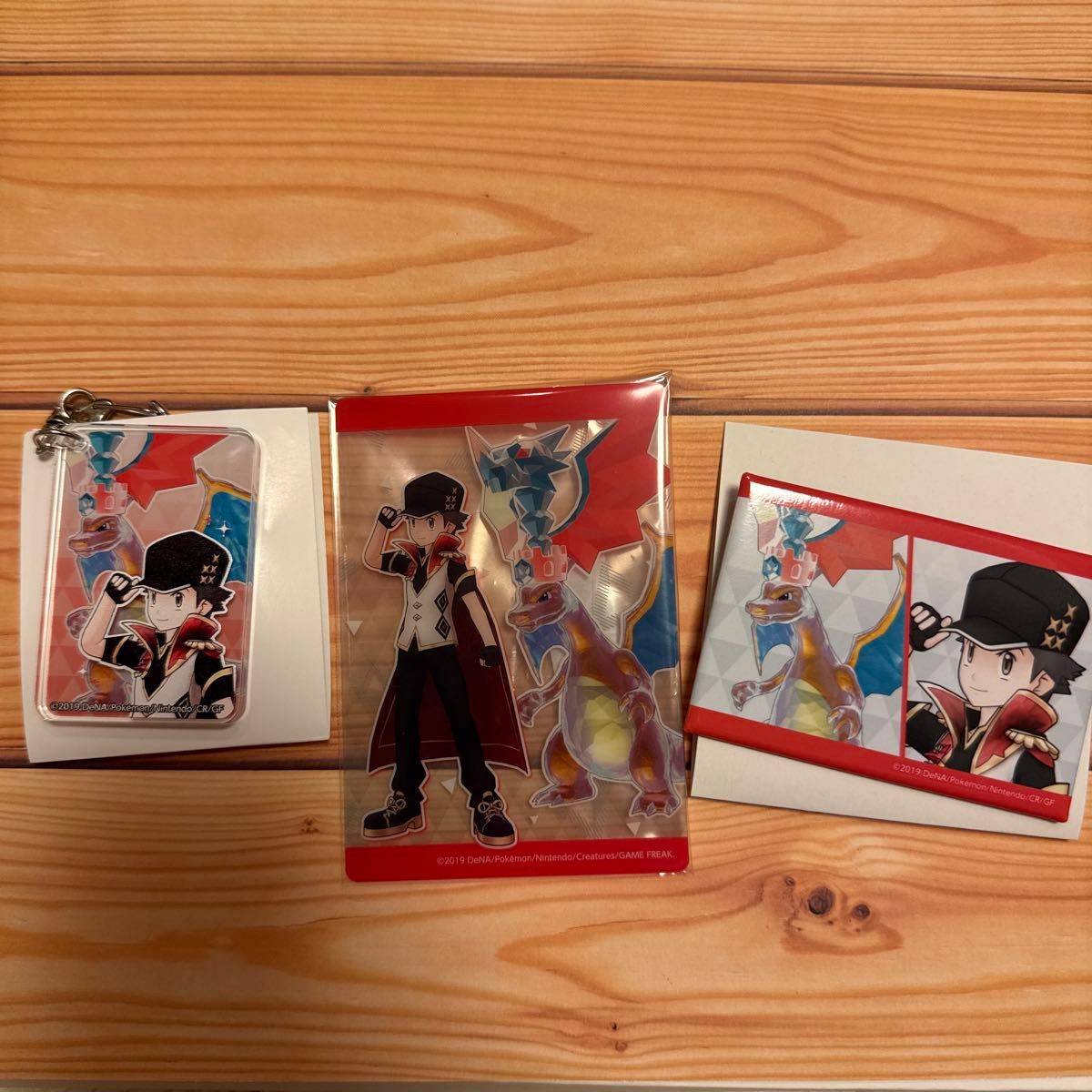 ポケマス まねきねこ コラボ レッド クリアカード 缶バッジ アクキー