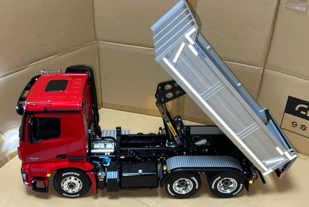 タミヤ メルセデス・ベンツ アロクス 3348 6x4 ダンプトラック 完成品