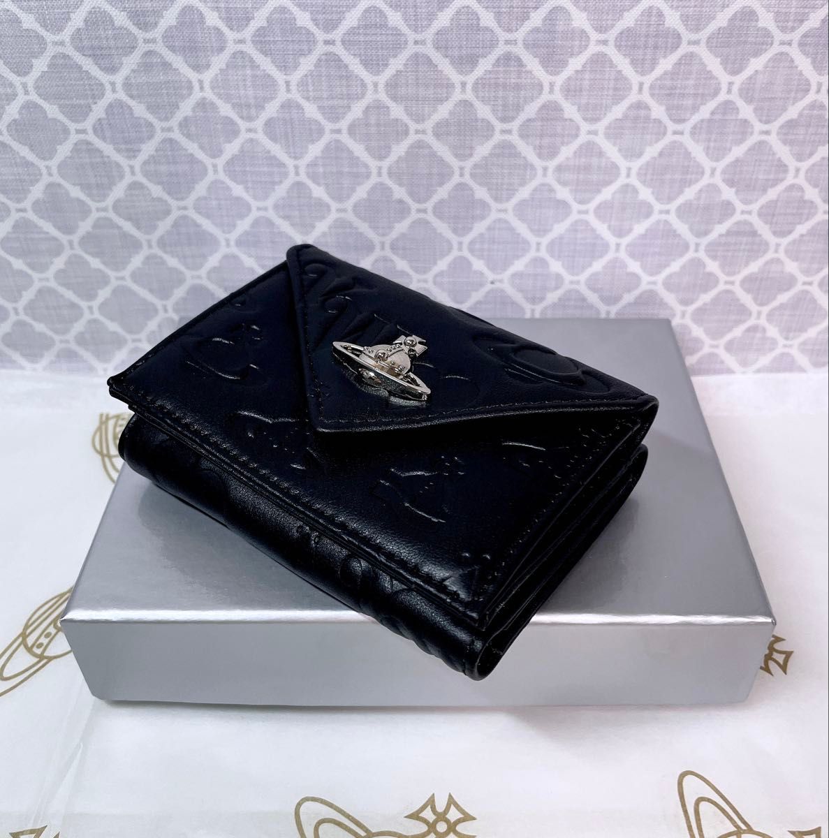 内柄も素敵 最新作】Vivienne Westwood 三折り財布 マット 黒｜Yahoo